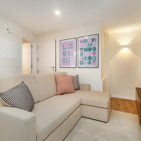 Whome Explore From A Cozy Base In Alfama * リスボン