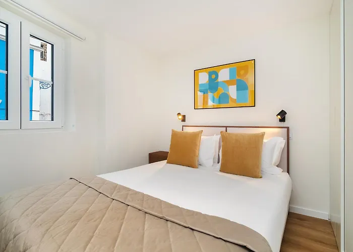 Whome Explore From A Cozy Base In Alfama Lägenhet