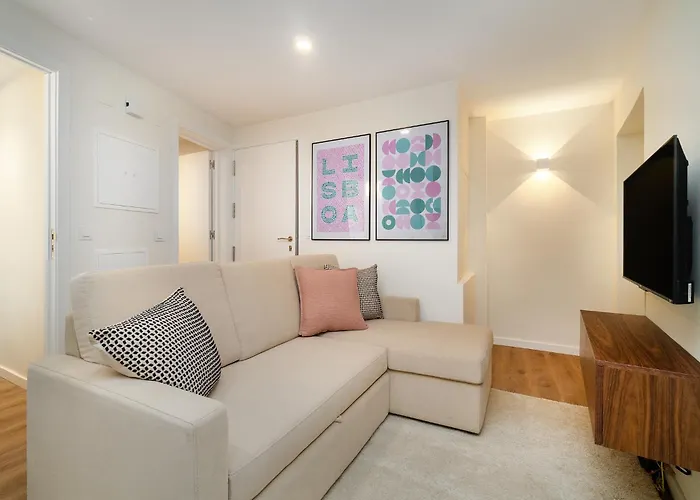 Whome Explore From A Cozy Base In Alfama * Lisboa