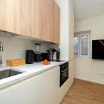 شقة Whome Explore From A Cozy Base In Alfama *