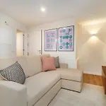 Whome Explore From A Cozy Base In Alfama * Lisboa