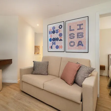 Whome Explore From A Cozy Base In Alfama *