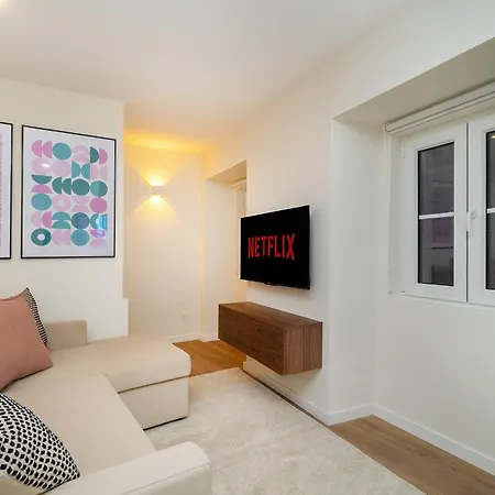 Whome Explore From A Cozy Base In Alfama Apartman Lisboa