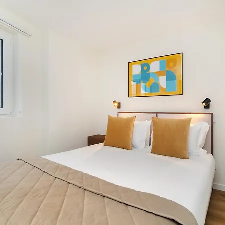 Whome Explore From A Cozy Base In Alfama Apartman